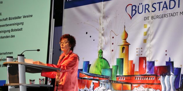 Die Themen soziale gesunde Stadt und Bürgerbeteiligung stellte Bürgermeisterin Barbara Schader in den Mittelpunkt ihrer Neujahrsansprache. Foto: Hannelore Nowacki