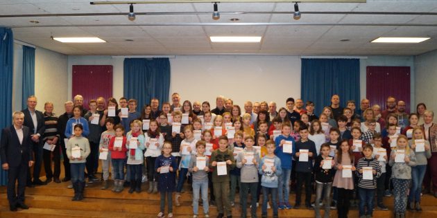 Stolze 144 Sportabzeichen-Teilnehmer konnten bei der diesjährigen Ehrung ausgezeichnet werden. Foto: Sigrid Samson