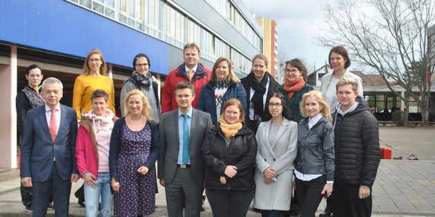 Kompetentes Team rund um die Gesundheit der Schüler der ADS: Am Mittwoch fand am Geburtsort des Yolo-Day die fünfte Auflage statt. Foto: Benjamin  Kloos