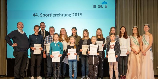 Ehrenpreise und Ehrenplaketten in Gold gab es bei der Sportlerehrung der Gemeinde Biblis am Sonntag im Bürgerzentrum. Foto: oh