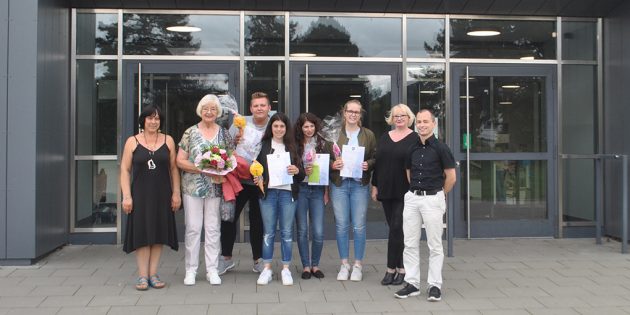 Wenn Schüler Senioren ein Lächeln ins Gesicht zaubern