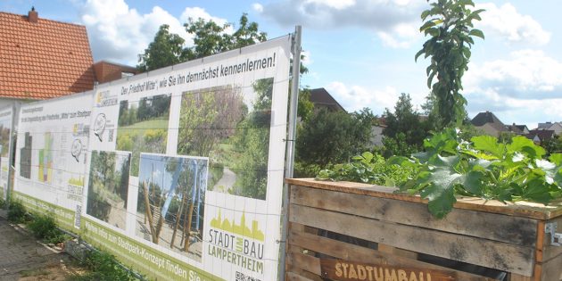 Informationen zum Stadtumbau und frisches Obst und Gemüse