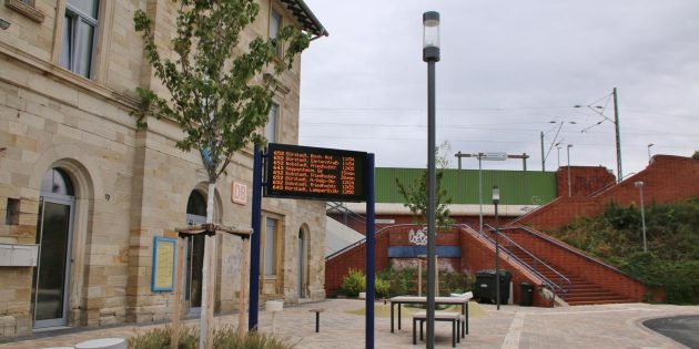 Dank des Förderprogramms konnte das Bahnhofsumfeld in Bürstadt neu gestaltet werden. Foto: Hannelore Nowacki