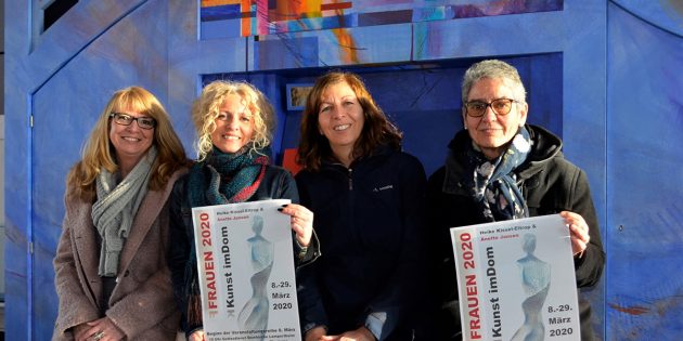 Anette Jansen und Heike Kissel-Eltrop haben in Kantorin Heike Ittmann und Pfarrerin Sabine Sauerwein (v.l.) zwei begeisterte Mitstreiterinnen für ihr Kunstprojekt „Frauen 2020“ gefunden. Foto: Petra Gahabka