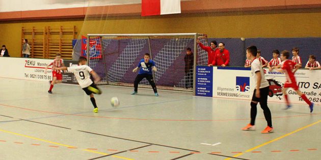 Junge Teams zelebrieren internationalen Fußball