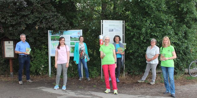 Die Geopark-vor-Ort Begleiterinnen stehen in den Startlöchern. Gemeinsam mit Bürgermeister Gottfried Störmer (l.) und Carmen Daramus (3.v.r.) vom Stadtmarketing, informierten Sandra Steinmetz, Yvonne Ohl, Ute Striebinger, Charlotte Laible-Bär und Andrea Hartkorn über das  Programm von Juni bis September. Foto: Eva Wiegand