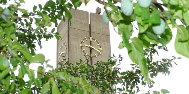Der Pfarrgarten bietet einem sehr atmosphärischen Rahmen für Gottesdienste. Foto: oh