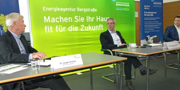Informationen erteilten (von links): Dr. Jürgen Gromer, Beiratsvorsitzender und Aufsichtsratsmitglied der der Wirtschaftsregion Bergstraße / Wirtschaftsförderung Bergstraße GmbH (WFB), Landrat Christian Engelhardt, Aufsichtsratsvorsitzender der WFB, und Dr. Matthias Zürker, Geschäftsführer der WFB.  Foto: WFB