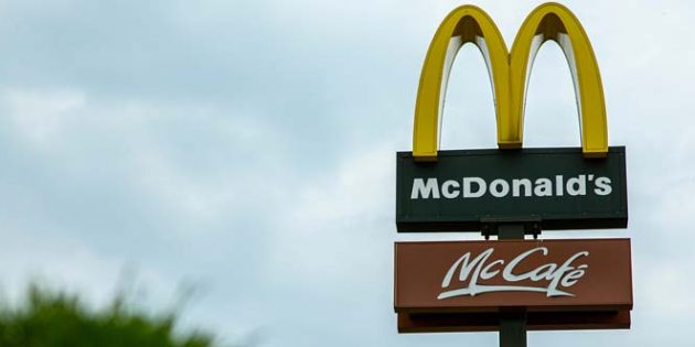 Fast-Food-Ketten wie McDonald’s müssen ihren Beschäftigten deutlich mehr Geld zahlen. Bis zum Jahr 2024 steigen ihre Löhne um insgesamt 28 Prozent, so die Gewerkschaft NGG. Foto: NGG