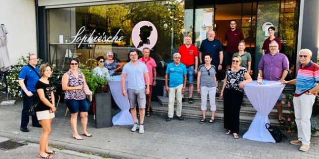 Der gesellige Abschluss war für alle Mitradler am neu eröffneten Café „Sophiesche“, das als Beispiel, für eine gelungene Neubelebung eines Leerstands besichtigt wurde, so die Mitteilung der Christdemokraten. Foto: oh