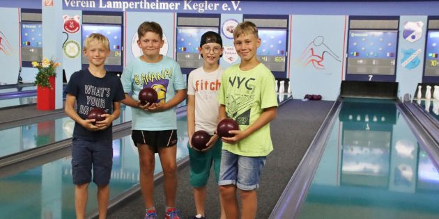 Strahlendes Siegerteam – Emil, Philip, Mika und Elias. Foto:  Hannelore Nowacki