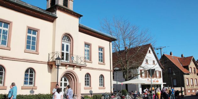 Biblis lädt vom 18. September bis 4. Oktober zum „Heimat shoppen“ ein – mit vielen attraktiven Angeboten der Einzelhändler und der Gastronomie. Archivfoto: Hannelore Nowacki 