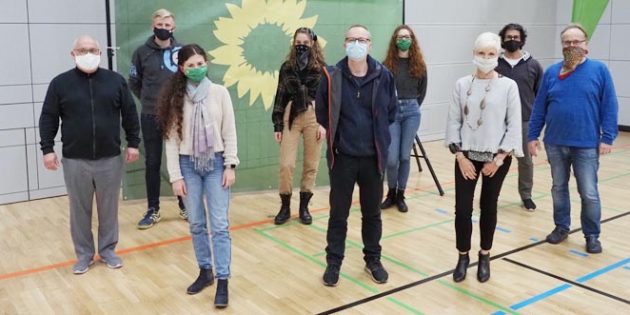Von links nach rechts: Uwe Koch (Platz 26), Jan Hoffmann (Platz 52), Lisa Gesue (durfte leider noch nicht gewählt werden), Anastasia Baierle (Platz 43), Dr. Klaus Alföldi (Platz 40), Ivana Müller (Platz 11), Silke Renz (Platz 13), Mutlu Dogan (Platz 28), Uwe Metzner (Platz 36). Foto: Moritz Müller