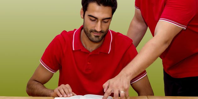 Sprache und Arbeit sind Schlüssel zu einer gelungenen Integration. Die neue Broschüre „Berufliche Perspektive schaffen” soll ZugewanderteBroschüre „Berufliche Perspektive schaffen” vorgestelltn die Möglichkeiten zu Ausbildung und Beruf im Kreis Bergstraße aufzeigen. Foto: www.pixabay.com