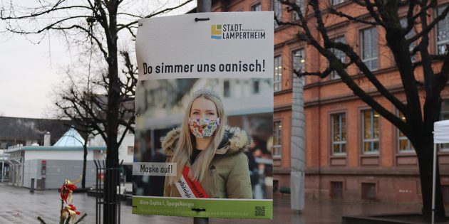 Do immer uns oanisch: Zur Bekämpfung des Corona-Virus ist das Tragen einer Mund-Nasen-Maske sehr wichtig. Die Stadtverwaltung hat hierzu eine Kampagne gestartet. Gleichzeitig antwortet sie auf wichtige Fragen. Foto: Benjamin Kloos