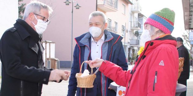Polizeioberkommissarin Wegerle kam mit vielen Senioren ins Gespräch