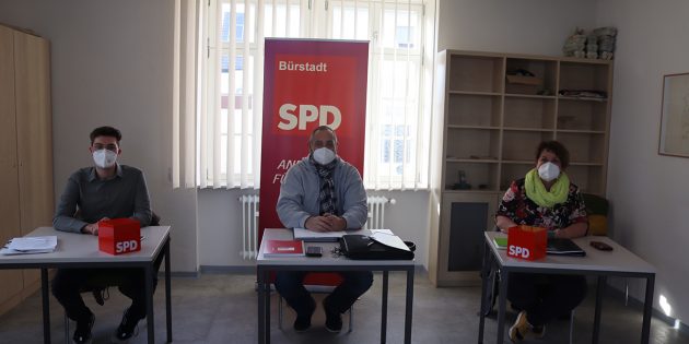 Wollen als Dreier-Team neuen Schwung in die Politik der SPD-Fraktion in Bürstadt bringen: Philipp Ofenloch, Lothar Ohl und Edith Appel-Thomas (v.l.). Foto: Benjamin Kloos