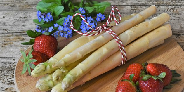 Beim „Spargelfest to go" am 13. Juni bietet der SKK 50 unter anderem köstliche Kombinationen aus Spargel und Kartoffeln sowie eine Dessert-Überraschung aus Erdbeeren. Foto: www.pixabay.com