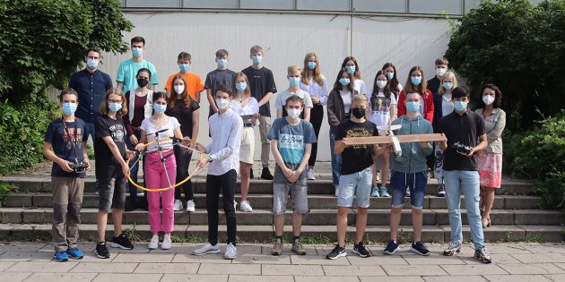 Die Schüler der Klasse 9d des Lessing-Gymnasiums präsentierten ihre MINT-Projekte – dabei gab es vielfältige und überzeugende Ergebnisse zu entdecken. Foto: Benjamin Kloos