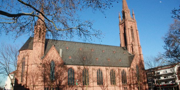 Ort der „Bergsträßer Rede” am 1. September: Die Lampertheimer Domkirche. Foto: oh