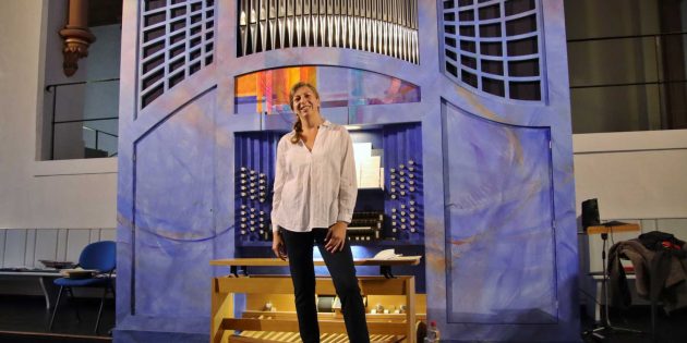 Der 17. Lampertheimer Orgelsommer in der Domkirche war wieder ein Erfolg. Kantorin Heike Ittmann gab das letzte Konzert am fünften Augustsonntag. Foto: Hannelore Nowacki