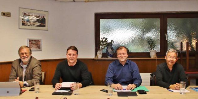 Sie vertreten die Parlamentsmehrheit und hatten zum Pressegespräch eingeladen: Stadtverordnetenvorsteher und CDU-Vorsitzender Franz Korb (von links), CDU-Fraktionsvorsitzender Alexander Scholl, Fraktionsvorsitzender Bündnis 90/Die Grünen Stefan Nickel und Helmut Rinkel, Stadtverordneter und Vorstandssprecher der Grünen. Foto: Hannelore Nowacki