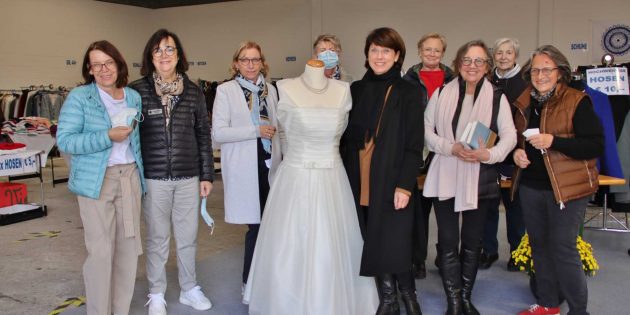 Beim Hallenflohmarkt von Inner Wheel macht Qualität zu günstigen Preisen den Erfolg aus. Am Ende des Jahres wird entschieden, für welche sozialen Zwecke der Erlös gespendet wird. Foto: Hannelore Nowacki