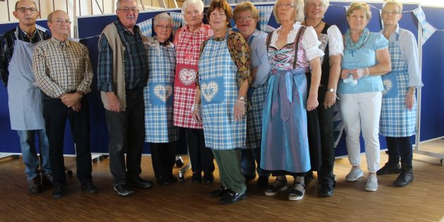 Rudi Rettig, Reinhold Dölger, Reinhold Ritter, Irene Georgi, Maria Müller, Angela Köppler, Helga Wetzel, Hildegard Dölger, Gisela Gibtner, Erika Ritter ( Organisatorin), Cäcilia Georgi (v. l.) Foto: oh