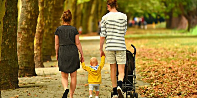 Glückliche Familien sollten ein selbstverständlicher Anblick sein – damit dies so bleibt, bietet die Beratungsstelle für Eltern, Kinder und Jugendliche in der Blücherstraße 26 eine vielfältige Beratung. Foto: www.pixabay.com
