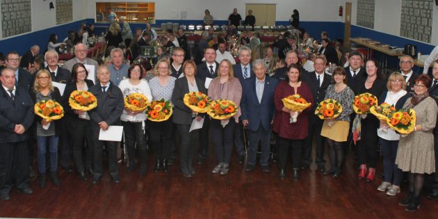 Beim Familien- und Ehrenabend des Feuerwehrvereins Lampertheim-Mitte e. V. Wurden zahlreiche Auszeichnungen verliehen. Foto: Nadine Schütz