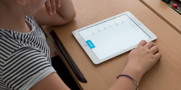 Mit dem DigitalPakt, der in Hessen als Baustein des Landesprogramms „Digitale Schule Hessen“ umgesetzt wird, werden Investitionen zur Steigerung der Leistungsfähigkeit der digitalen kommunalen Bildungsinfrastruktur wie die Ausstattung mit IT-Systemen und die Vernetzung von Schulen gefördert. Foto: www.pixabay.com