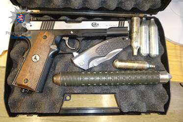 Sichergestellte Waffen. Foto: Polizeipräsidium Südhessen