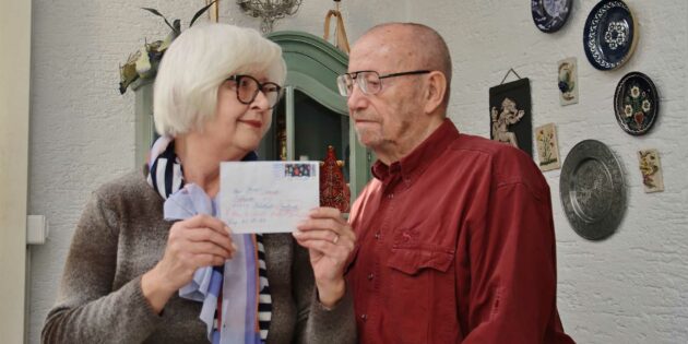 Das Ehepaar Batzel wundert sich nur noch – zum dritten Mal fand der Brief nicht zum richtigen Empfänger. Foto: Hannelore Nowacki