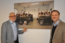 Franz-Josef Fischer von der Strahlemann-Stiftung und Dr. Daniel Heilmann (r.) von der Karl Kübel Stiftung tauschten sich über die Förderung von Bildungsprojekten in Entwicklungsländern aus. Foto: Karl Kübel Stiftung