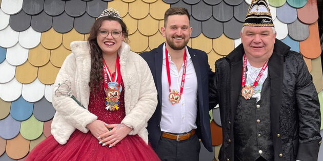 Das Bürstädter Prinzenpaar Vadder & Dochder Andreas II. & Viviane I und Geschäftsführer Daniel Schnell begleiten die fünfte Jahreszeit. Foto: oh