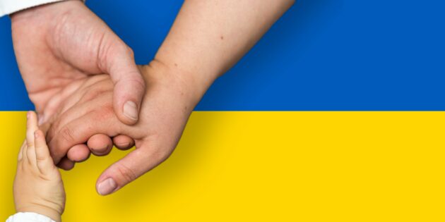 Zahlreiche helfende Hände besonders für Kinder, die ihre Heimat in der Ukraine verlassen mussten, gibt es derzeit im Ried – auch und gerade dank Thomas Molitor aus Bürstadt. Foto: www.pixabay.com
