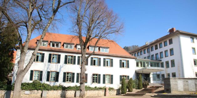 Das alte Landratsamt im Frühling. Foto: Hannelore Nowacki