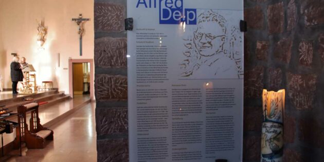 Die neue Gedenktafel schildert eindrucksvoll die Stationen im Leben von Pater Alfred Delp, das im Martyrium und am Galgen endete. Foto: Hannelore Nowacki
