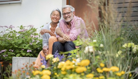 Der Startschuss fällt am Montag, den 4. April 2022: Ab dann können Bürgerinnen, Bürger, Vereine und ganze Nachbarschaften am Video-Wettbewerb „Unsere grüne Straße lebt!" des Bundesverbands Garten-, Landschafts- und Sportplatzbau e. V. (BGL) und seiner Partner teilnehmen. Foto: BGL