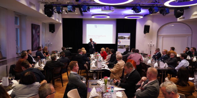 Landrat Christian Engelhardt begrüßte zahlreiche Vertreterinnen und Vertretern der Kommunen, aus Unternehmen, Politik und Verbänden des Kreises Bergstraße zum gemeinsamen Innovationstag in Heppenheim. Foto: oh