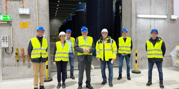 Besichtigten gemeinsam das Zwischenlager (von links): Konstantin Großmann (Vorsitzender der CDU Biblis), Dr. Genevieve Mulack (Referentin für Standortkommunikation der Region Südwest), Otto Breitkopf (Wissenschaftlicher Mitarbeiter MdB Dr. Meister), MdB Dr. Michael Meister, Dirk Jonas (Leiter des Zwischenlagers), Ruven Kronauer (stellv. Fraktionsvorsitzender der CDU Biblis, Nordrhein, Wattenheim) und Christopher Wetzel (Fraktionsvorsitzender der CDU Biblis, Nordrhein, Wattenheim). Foto. oh