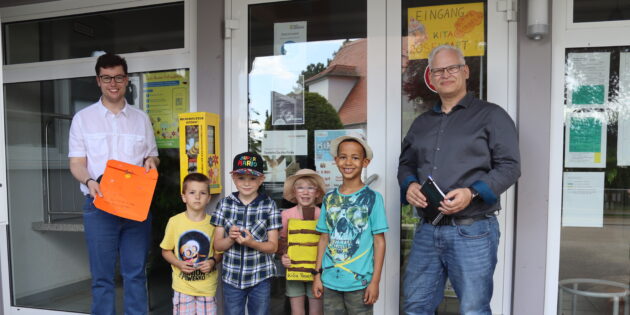 In Rosengarten kann es blühen, summen und brummen