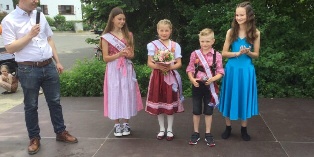 Süße rote Früchtchen und heitere Stimmung 