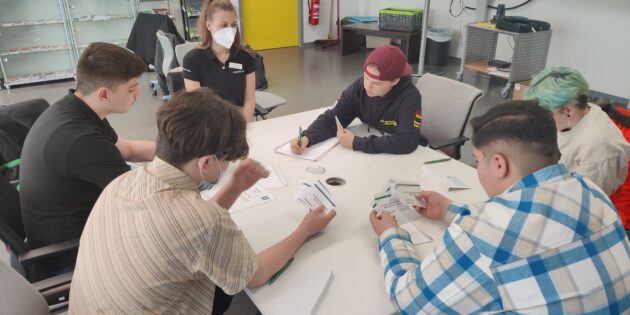 Beim Bewerbertag an der Alfred-Delp-Schule konnten Schülerinnen und Schüler der 9. Realschulklassen vieles rund um die Ausbildung erfahren. Foto: oh