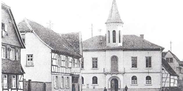 Das Rathaus Biblis während des Ersten Weltkrieg. Foto: Bildarchiv Biblis