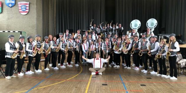Präsentiert sich im neuen Gewand: Die Brass Band Biblis. Foto: oh