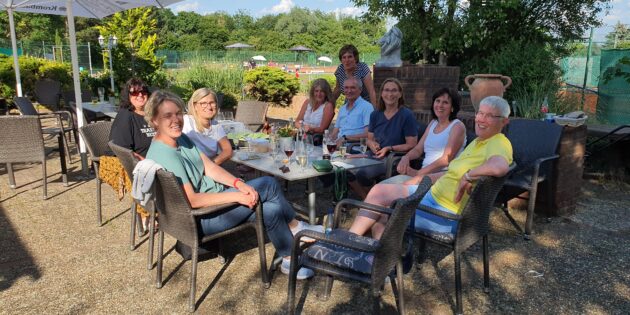 Die Damen 50 1. und 2. Mannschaft des TC Lampertheim. Foto: oh