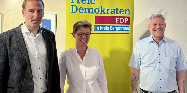 Informierten über die Änderungen bei der Grundsteuer: Jochen Klip, Marion Schardt-Sauer, MdL und Burkhard Vetter (v.l.). Foto: oh