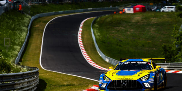 Marvin Dienst im Mercedes-AMG GT3 beim 24 Stunden Rennen auf dem Nürburgring. Foto: ADAC Motorsport