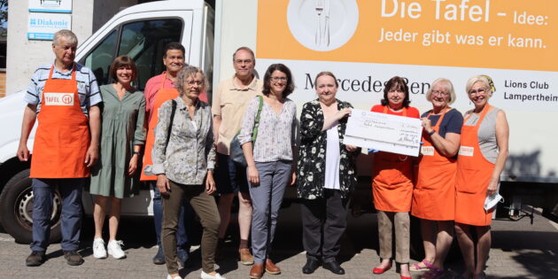 Gemeinsam gegen die Not von Menschen: Das Team der Tafel Lampertheim und des Caritasausschuss von Mariä Verkündigung und St. Andreas und Herz Jesu. Foto: Benjamin Kloos